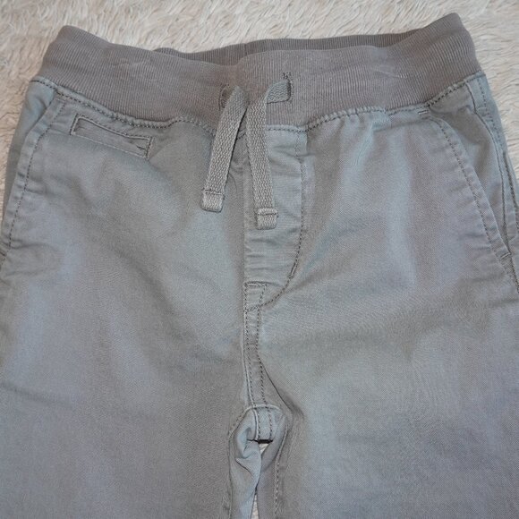 Boys Size 5 Gap Gray Pants with Elastic Waist, Like New - Picture 2 of 4